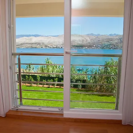 Lorenco Apartman *